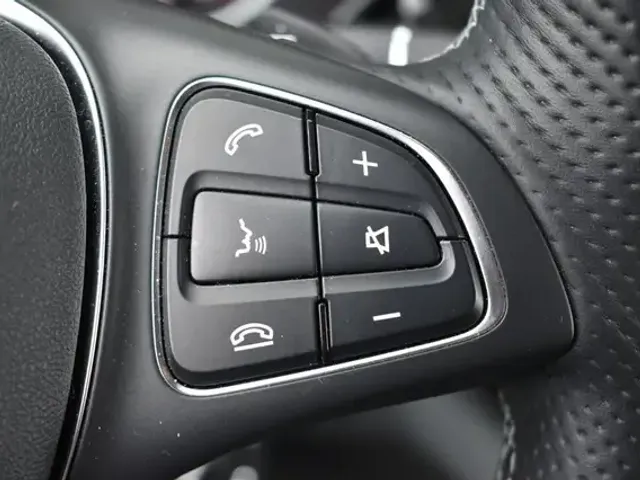 Mercedes-Benz V 220