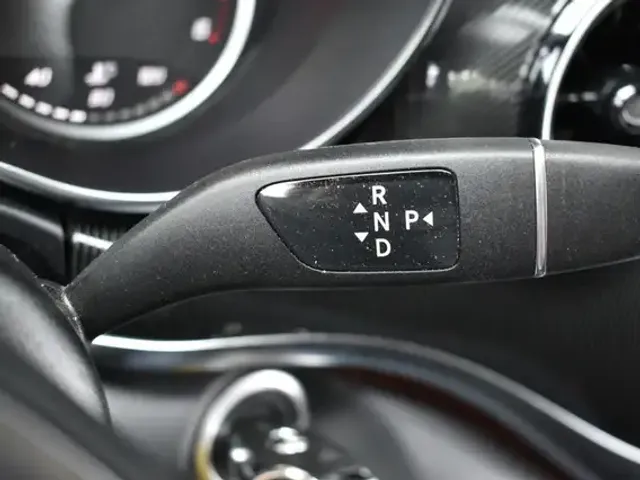 Mercedes-Benz V 220