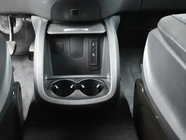 Mercedes-Benz V 220