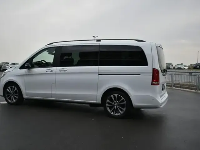 Mercedes-Benz V 220