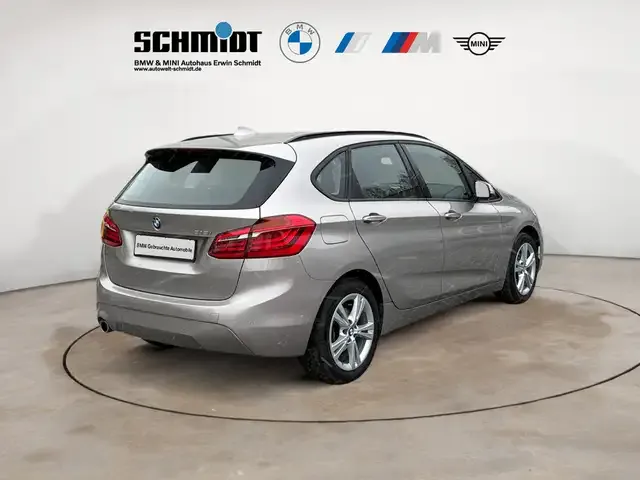 BMW 218