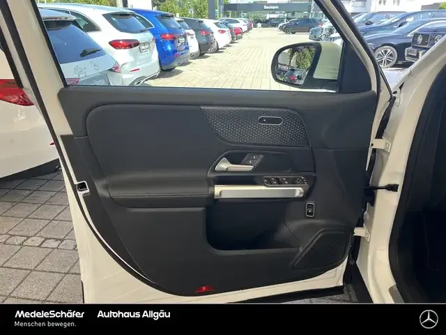 Mercedes-Benz EQB 300