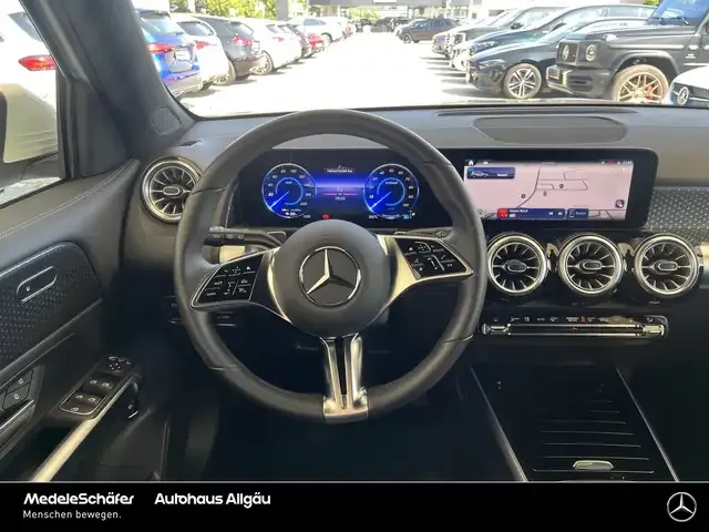 Mercedes-Benz EQB 300
