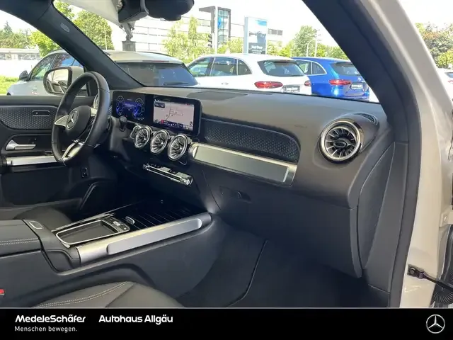 Mercedes-Benz EQB 300
