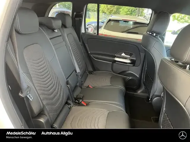 Mercedes-Benz EQB 300