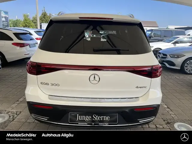 Mercedes-Benz EQB 300