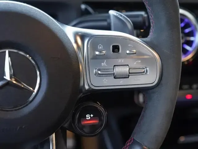 Mercedes-Benz CLA 45 AMG