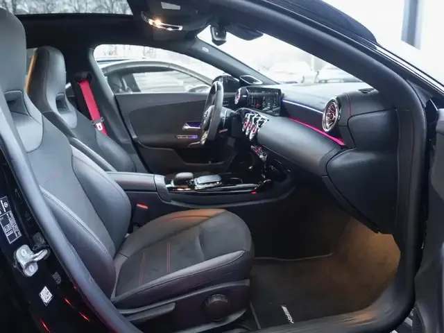 Mercedes-Benz CLA 45 AMG