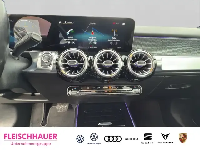 Mercedes-Benz GLB 220