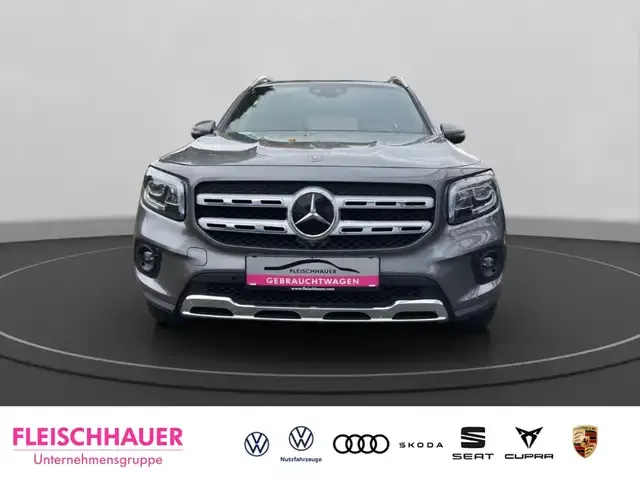 Mercedes-Benz GLB 220