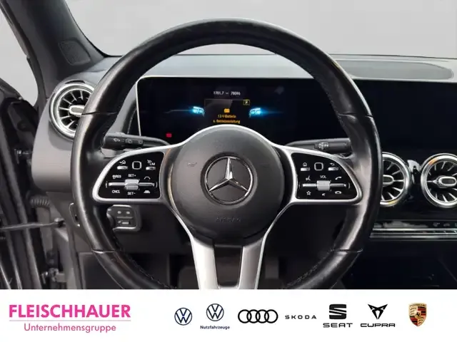 Mercedes-Benz GLB 220