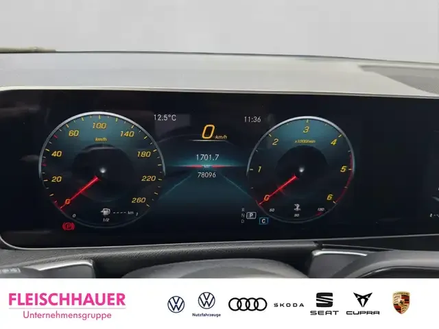 Mercedes-Benz GLB 220