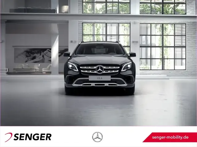 Mercedes-Benz GLA 200