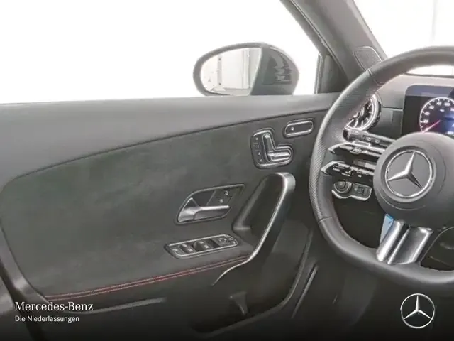 Mercedes-Benz A 220