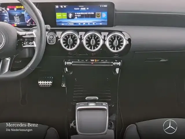 Mercedes-Benz A 220