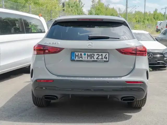 Mercedes-Benz GLA 250