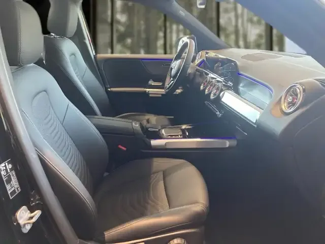Mercedes-Benz EQB 250
