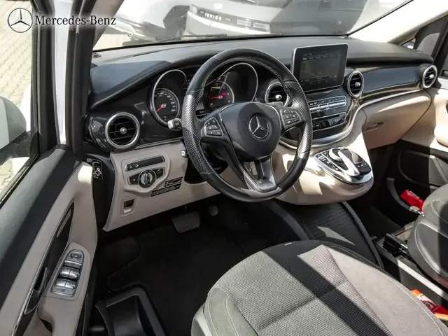 Mercedes-Benz V 250