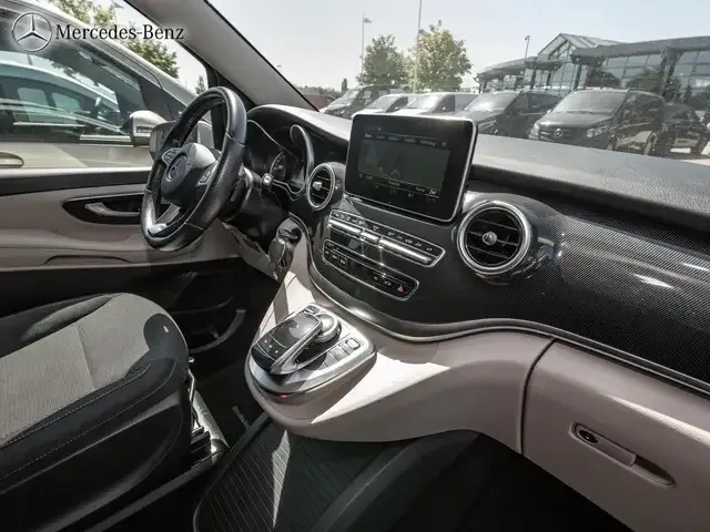 Mercedes-Benz V 250