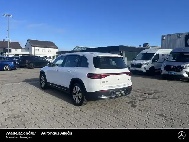 Mercedes-Benz EQB 300