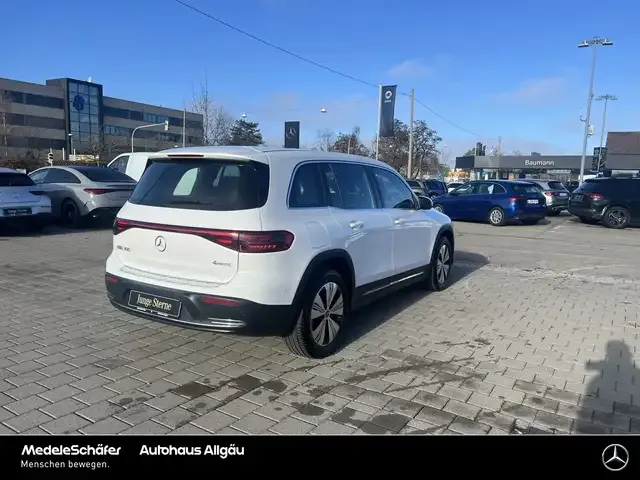 Mercedes-Benz EQB 300