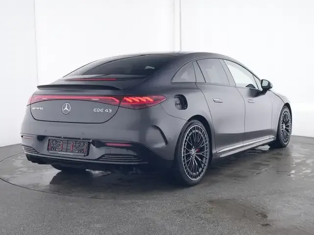 Mercedes-Benz EQE 43