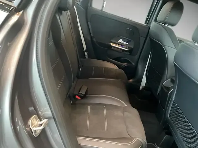 Mercedes-Benz GLA 180