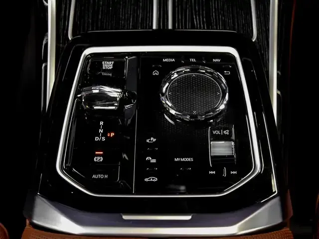 BMW 740