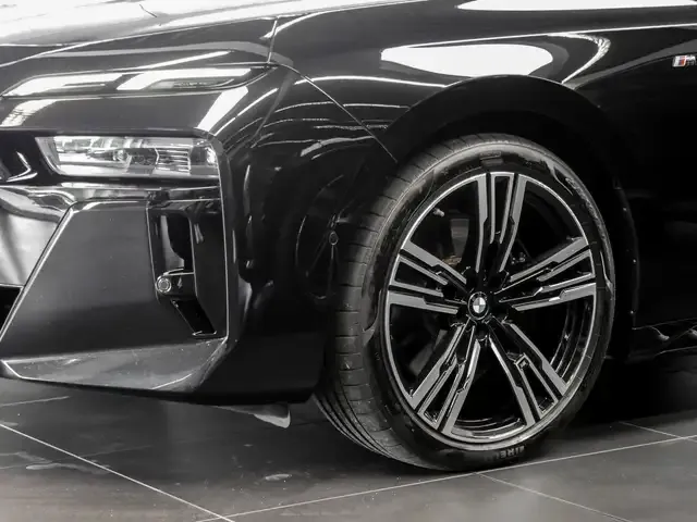 BMW 740
