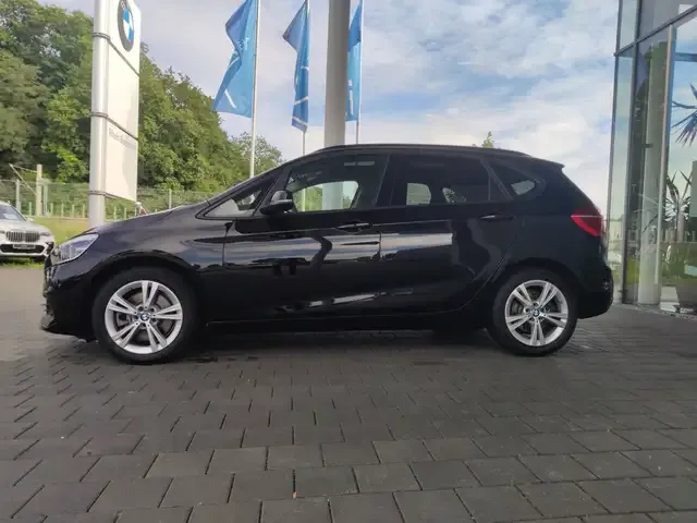 BMW 225