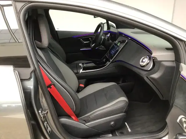Mercedes-Benz EQE 43