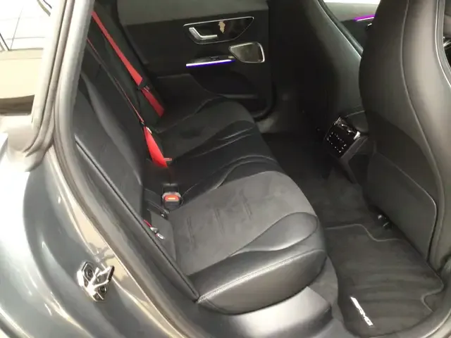 Mercedes-Benz EQE 43