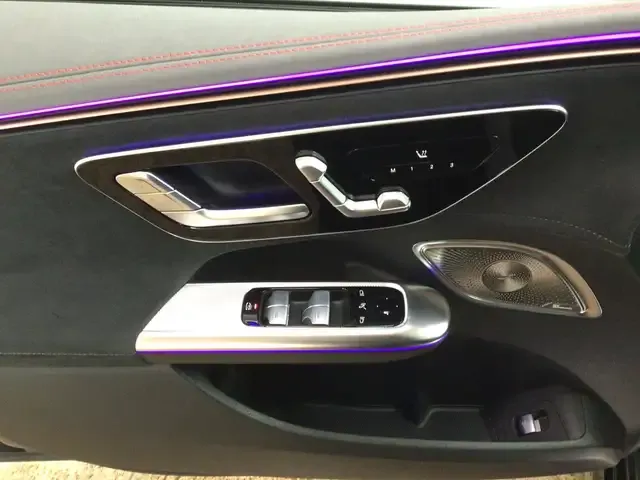 Mercedes-Benz EQE 43