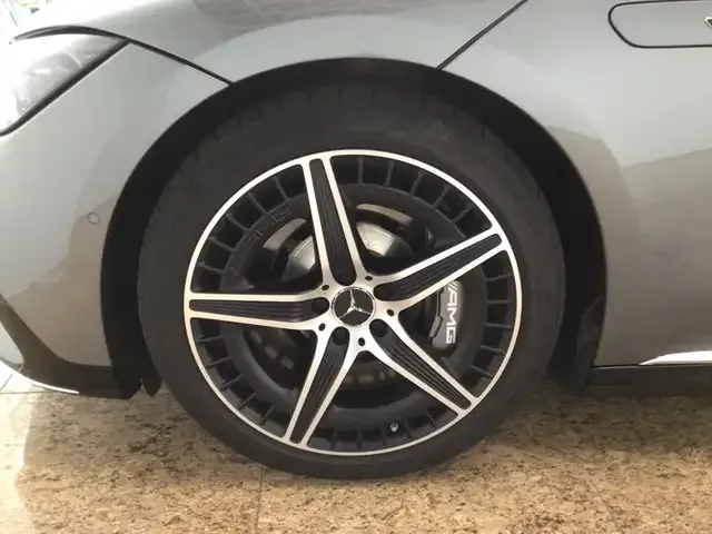 Mercedes-Benz EQE 43