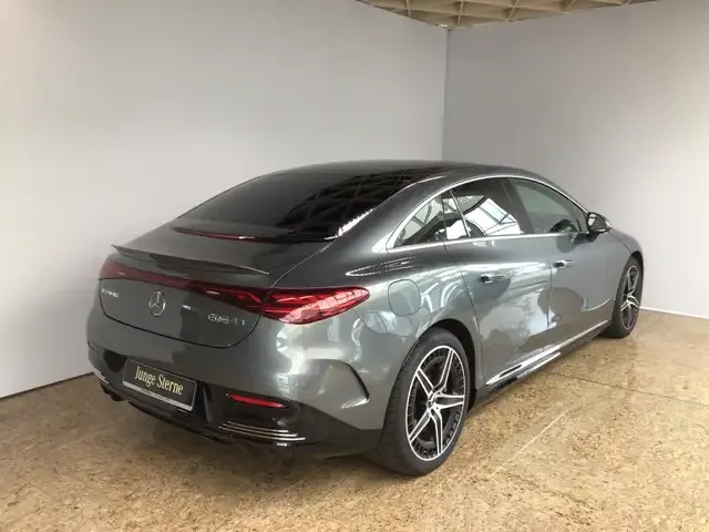 Mercedes-Benz EQE 43