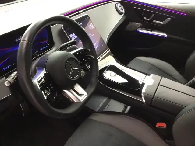 Mercedes-Benz EQE 43
