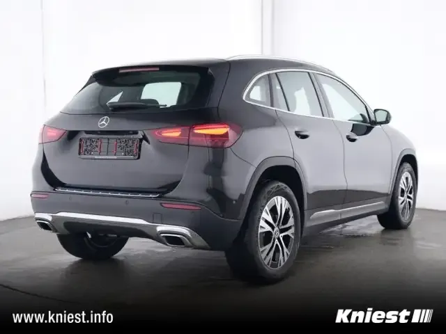 Mercedes-Benz GLA 180