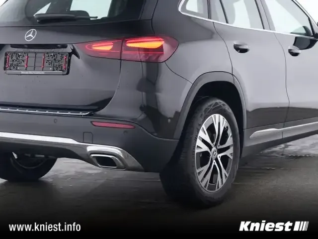 Mercedes-Benz GLA 180