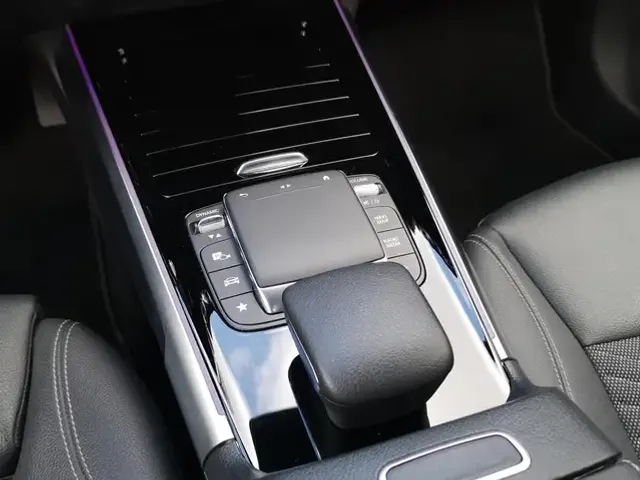 Mercedes-Benz EQB 300