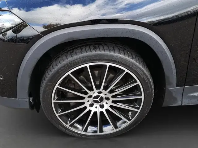 Mercedes-Benz EQB 300