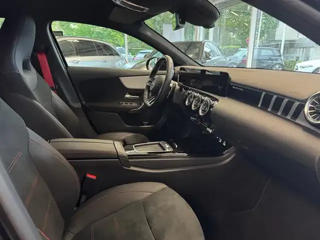 Mercedes-Benz A 35 AMG