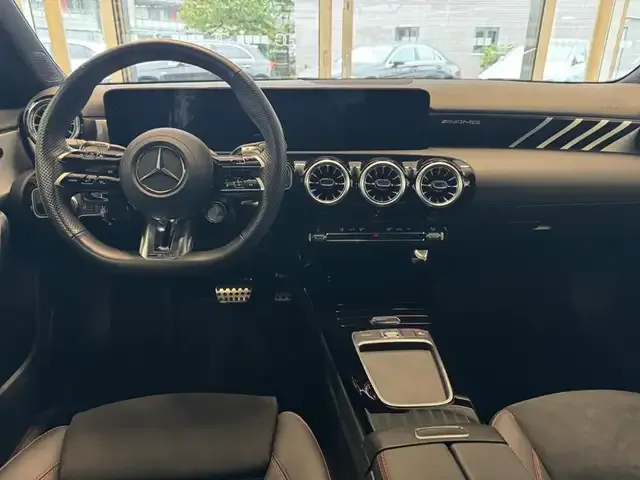 Mercedes-Benz A 35 AMG