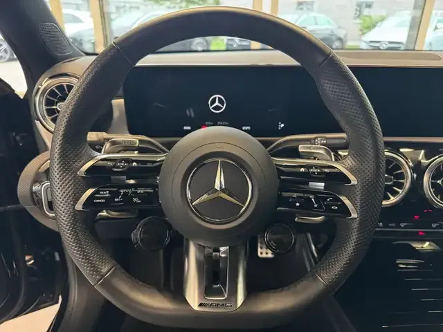 Mercedes-Benz A 35 AMG