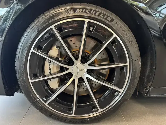 Mercedes-Benz A 35 AMG