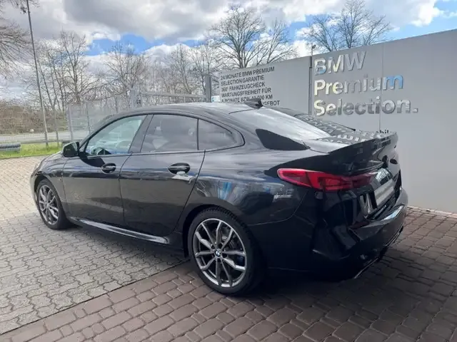 BMW 235