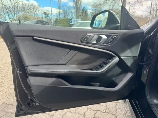 BMW 235