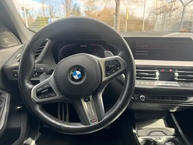 BMW 235