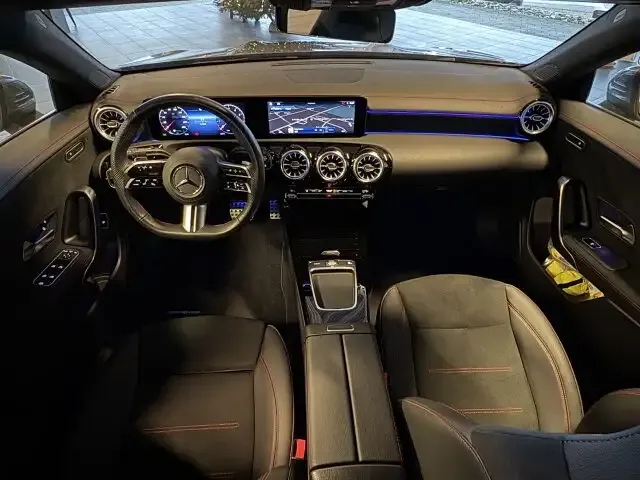 Mercedes-Benz CLA 180