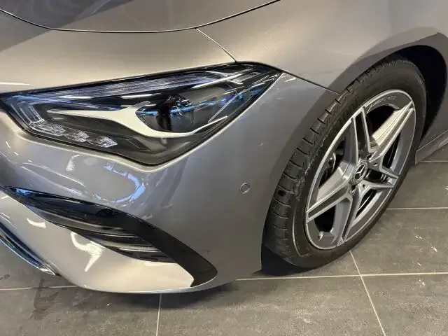 Mercedes-Benz CLA 180