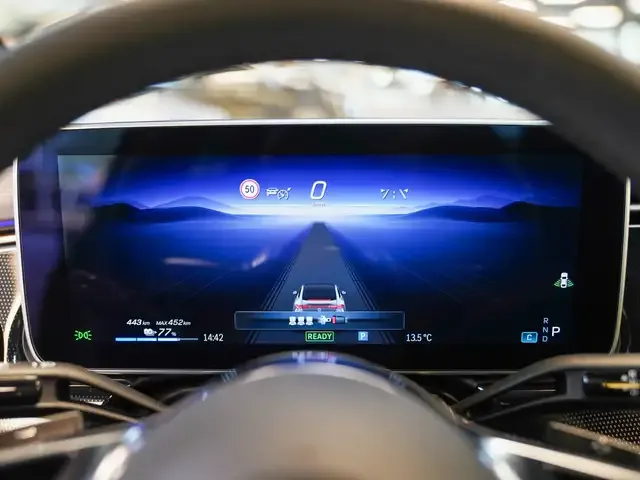 Mercedes-Benz EQE 300